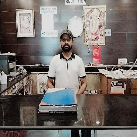 Hotel International Neelam Near New Delhi Railway Station ニューデリー エクステリア 写真