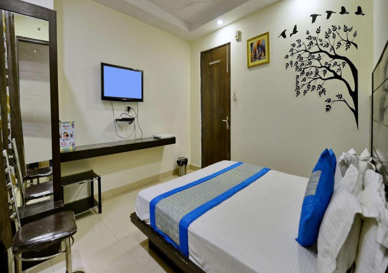 Hotel International Neelam Near New Delhi Railway Station ニューデリー エクステリア 写真