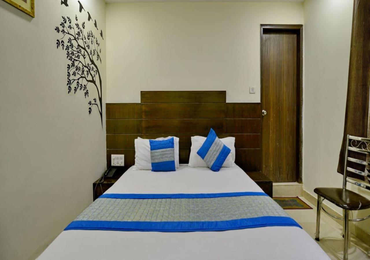 Hotel International Neelam Near New Delhi Railway Station ニューデリー エクステリア 写真