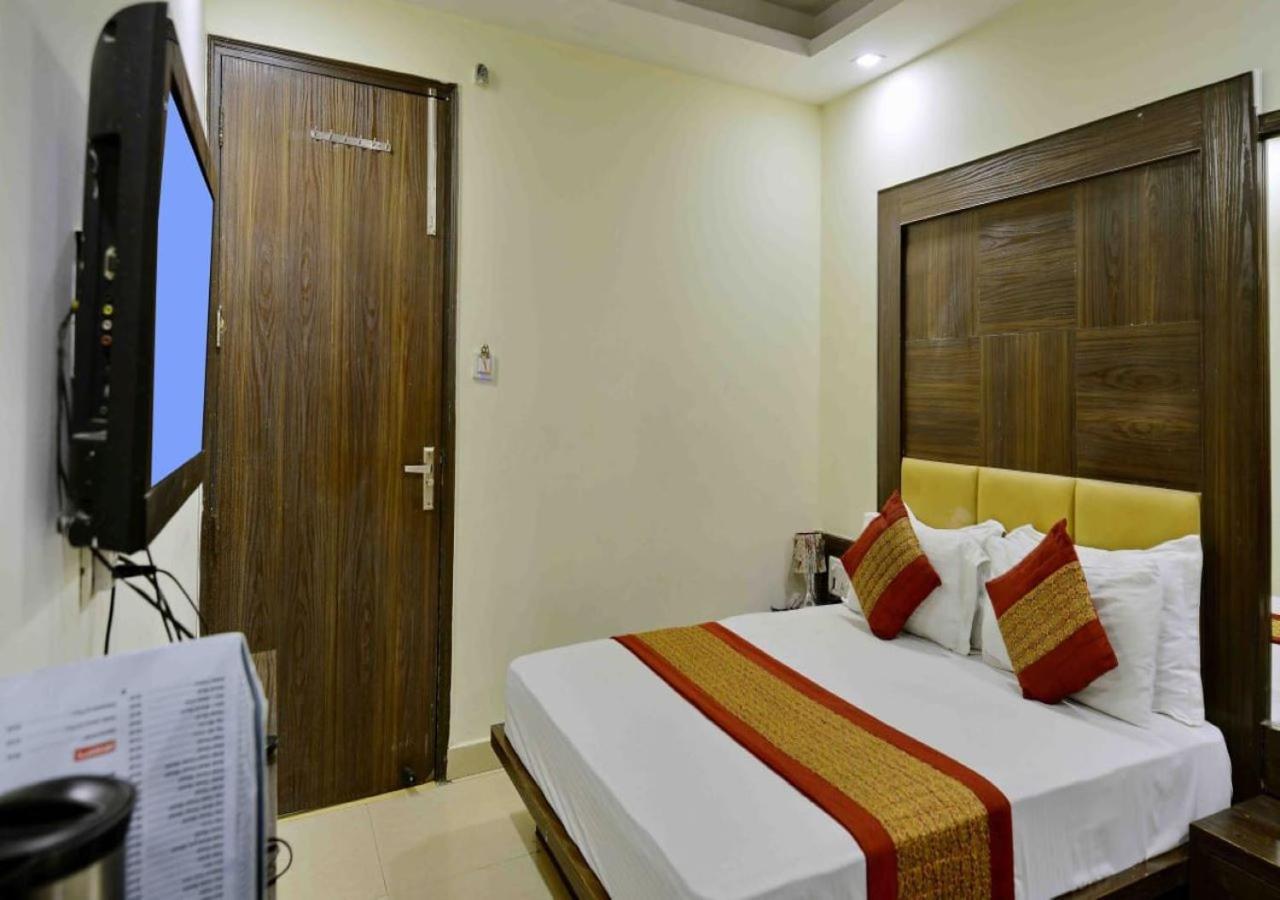 Hotel International Neelam Near New Delhi Railway Station ニューデリー エクステリア 写真