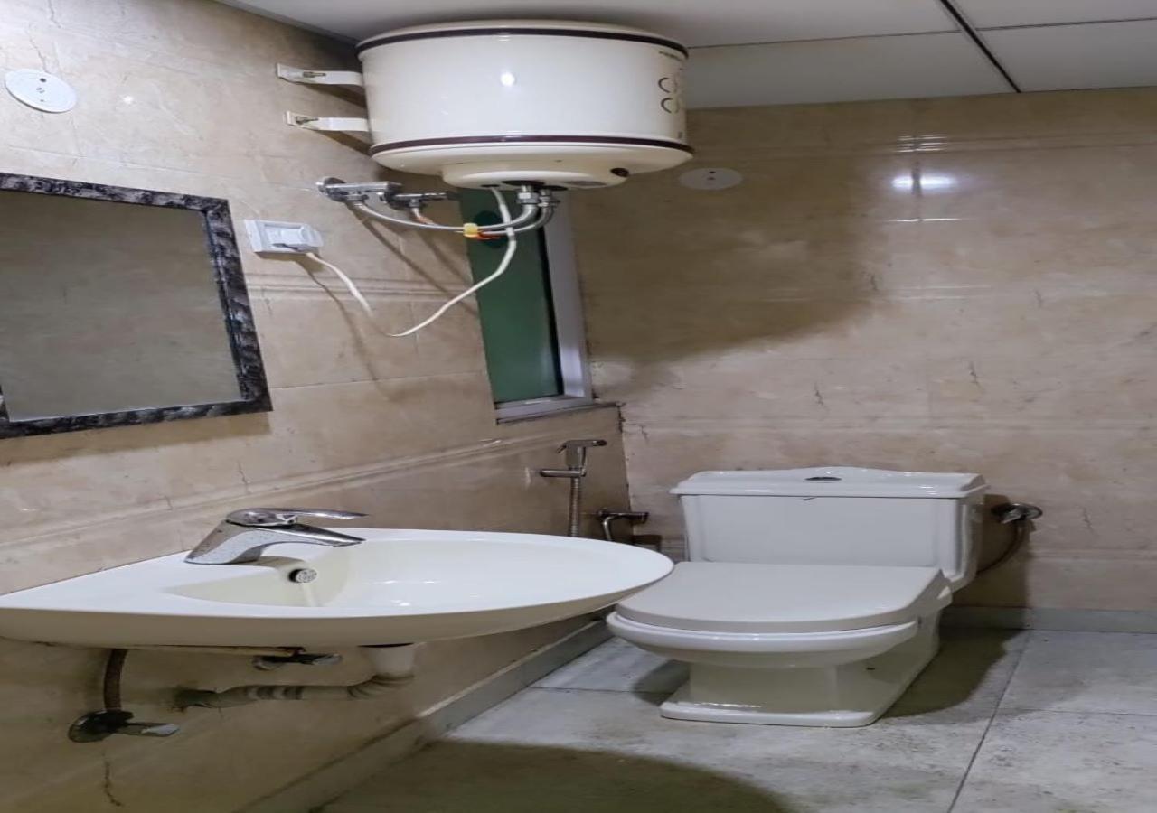 Hotel International Neelam Near New Delhi Railway Station ニューデリー エクステリア 写真