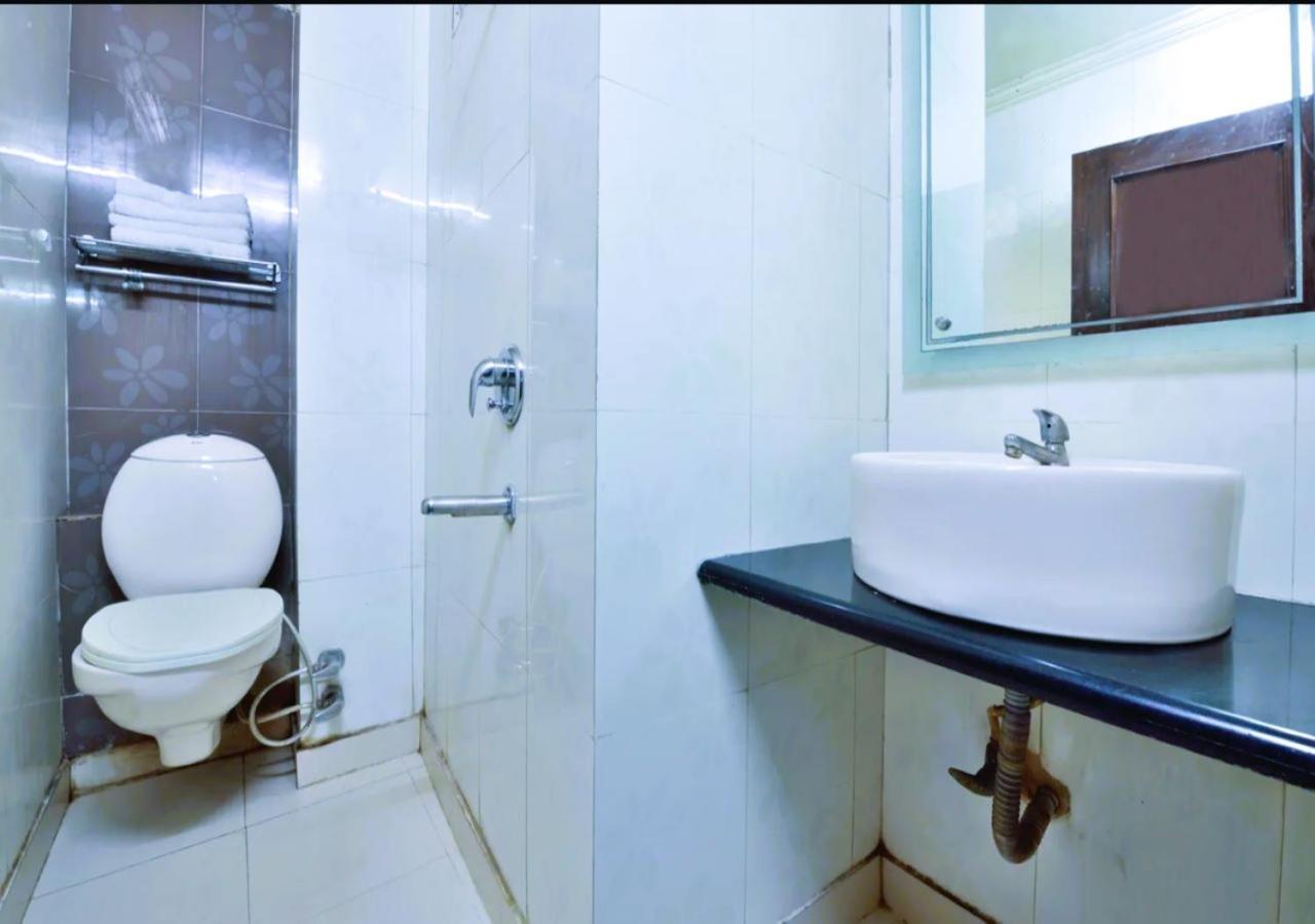 Hotel International Neelam Near New Delhi Railway Station ニューデリー エクステリア 写真