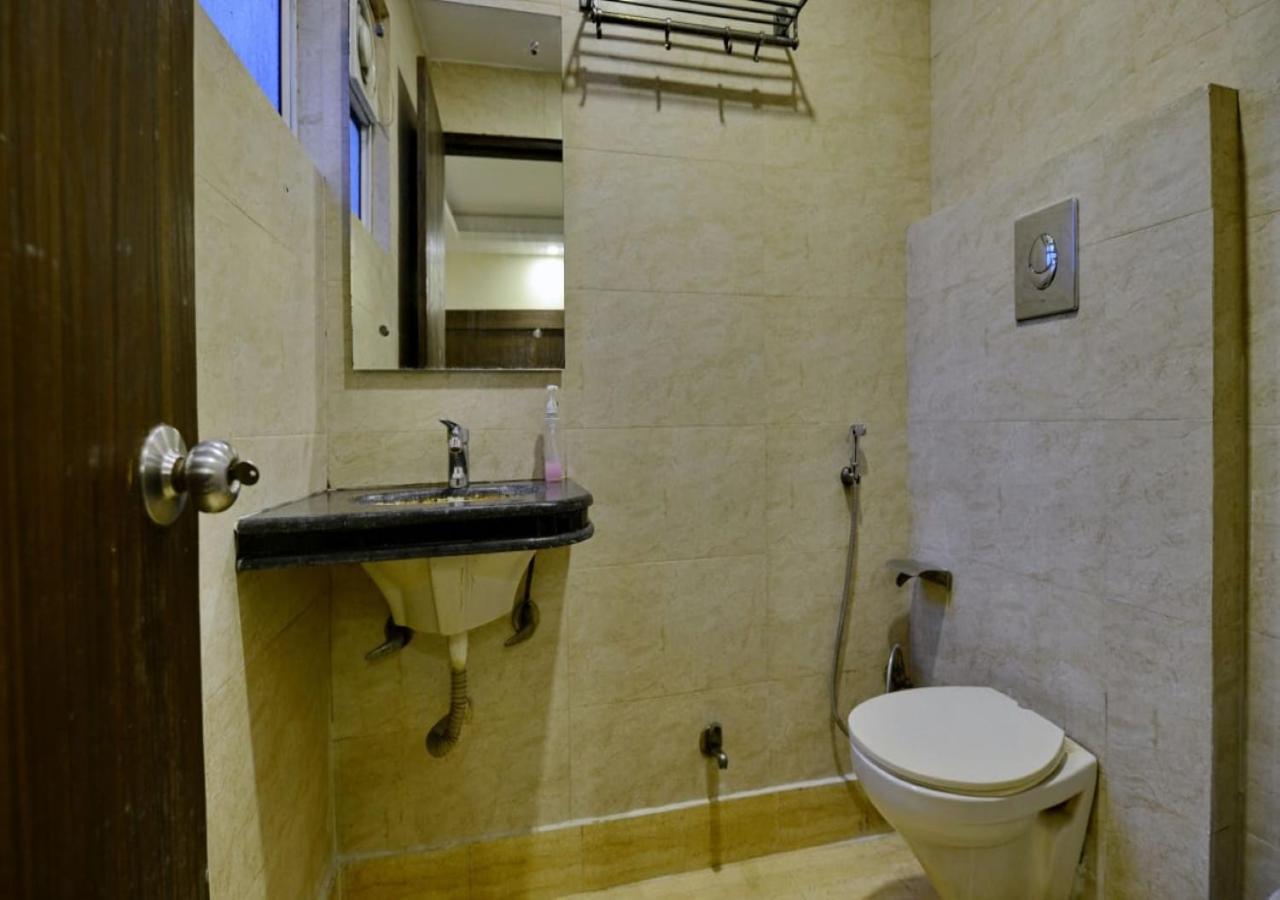 Hotel International Neelam Near New Delhi Railway Station ニューデリー エクステリア 写真